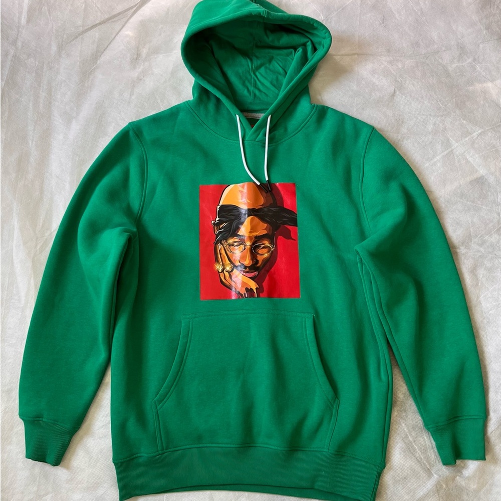 Men's Green Graphic Hoodie long sleeve size L Used in good conditions